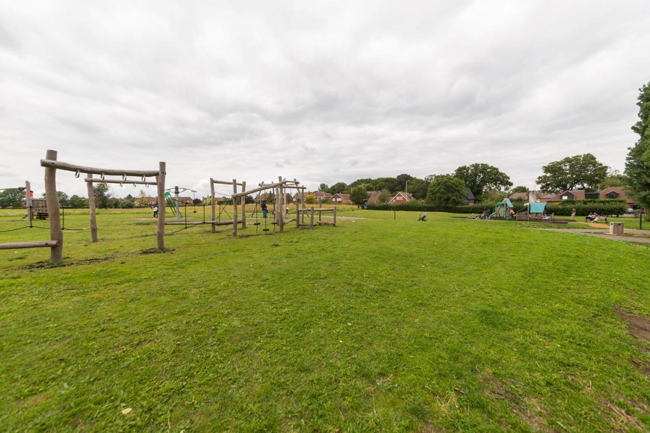 Casa de férias Greenfield's Oxlade - Modern 3 Bed House, Langley, *