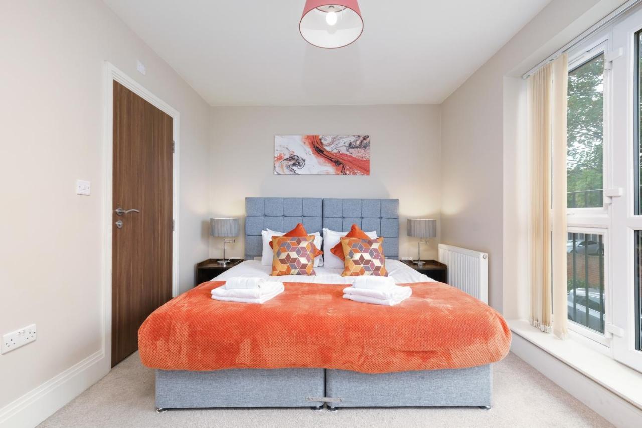 Casa de férias Town Center 4 Bedroom 4 Bathroom Hse With Parking By 360stays *