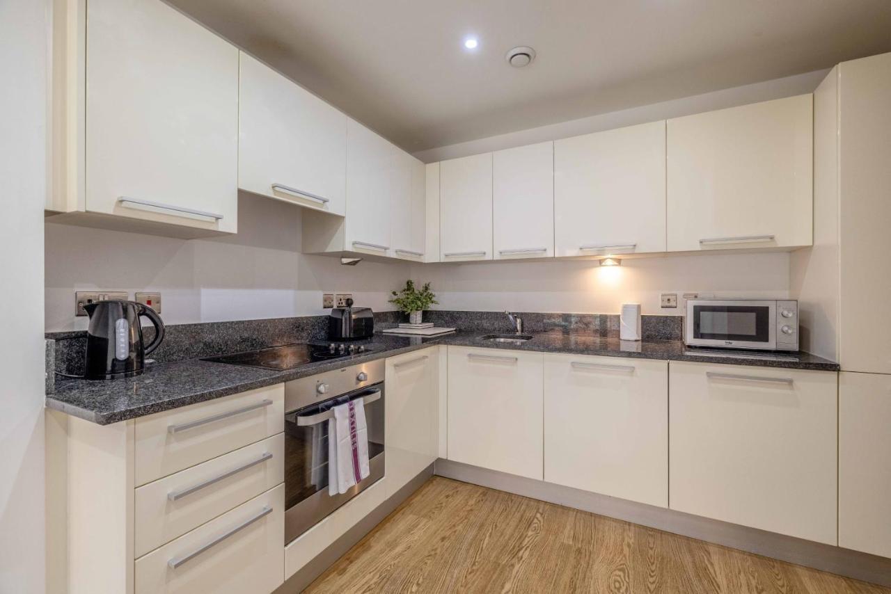 Apartamento 2 Bed At Station & Parking - London In 20 Mins Slough