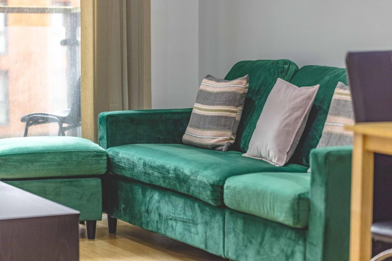 2 Bed At Station & Parking - London In 20 Mins Apartamento Slough