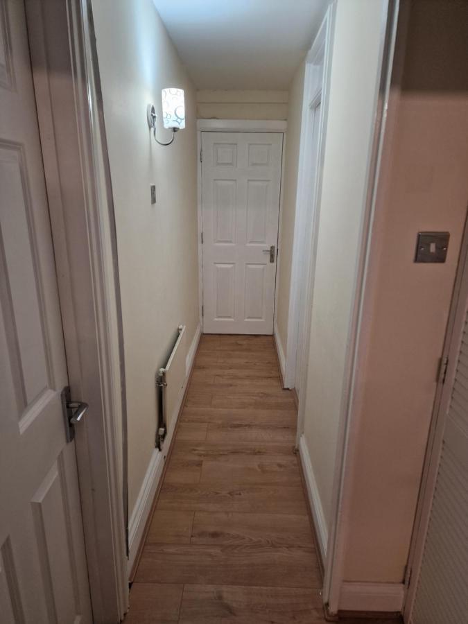 Heathrow Windsor With Shared Bath, Kitchen And Free Parking Slough