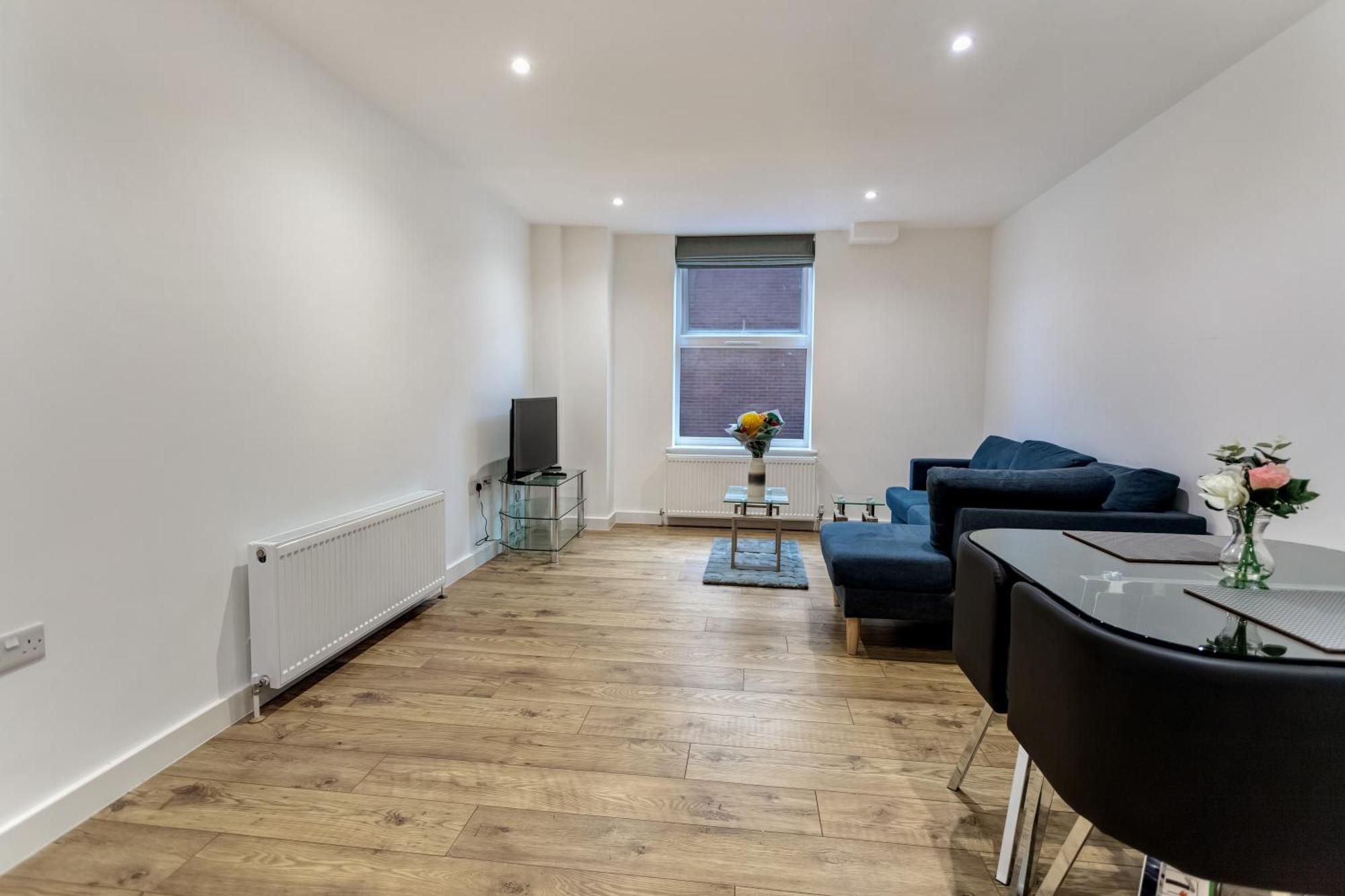 1-bed In Sleeps 3! Apartment Slough