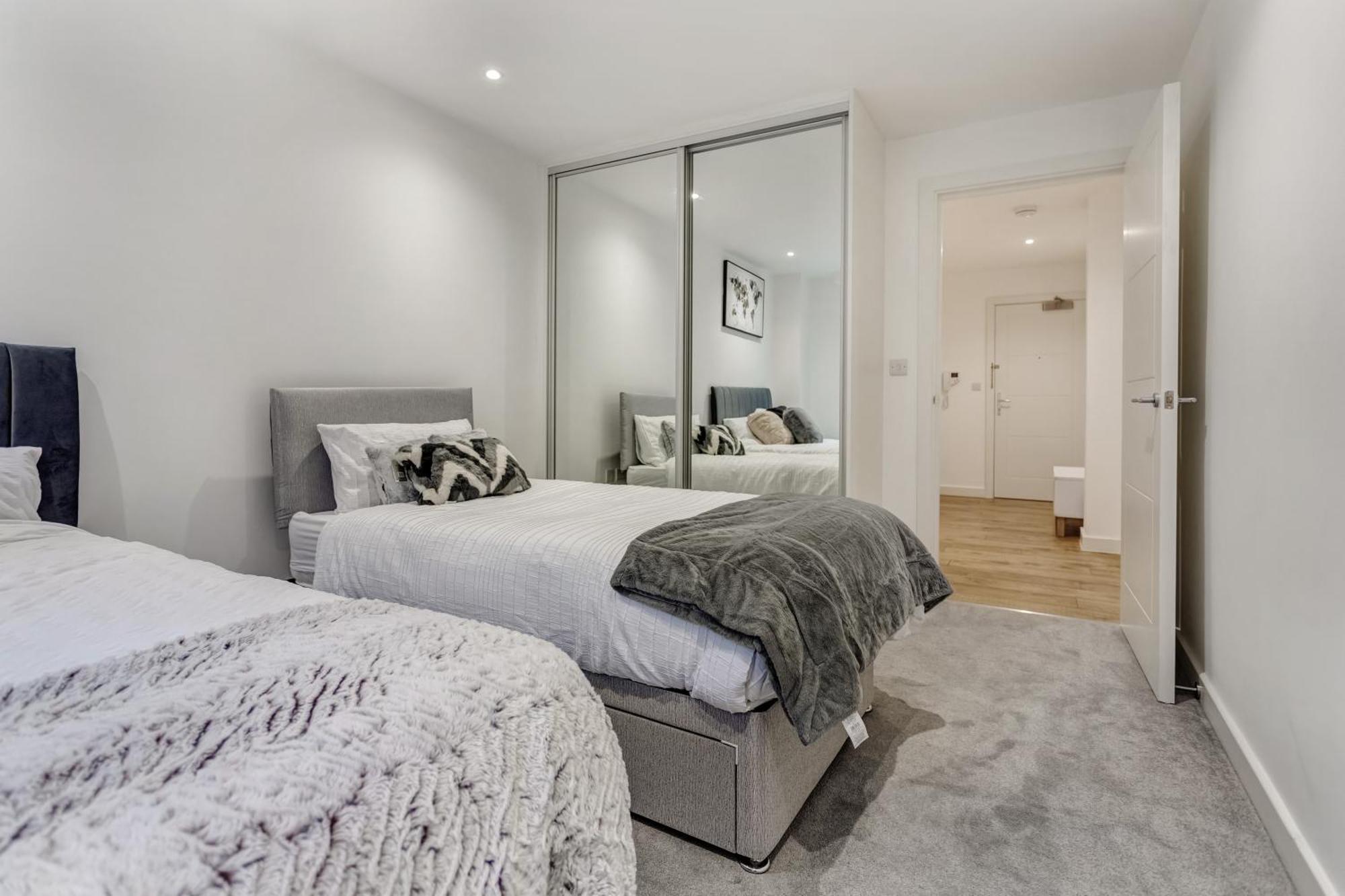 1-bed In Sleeps 3! Apartment
