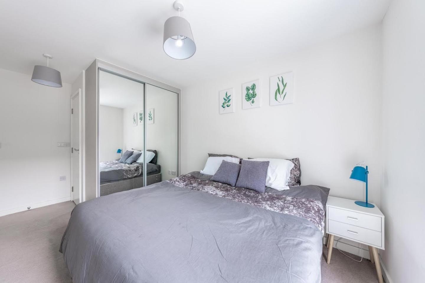 Very Modern 17min London Paddington, 8min Legoland
