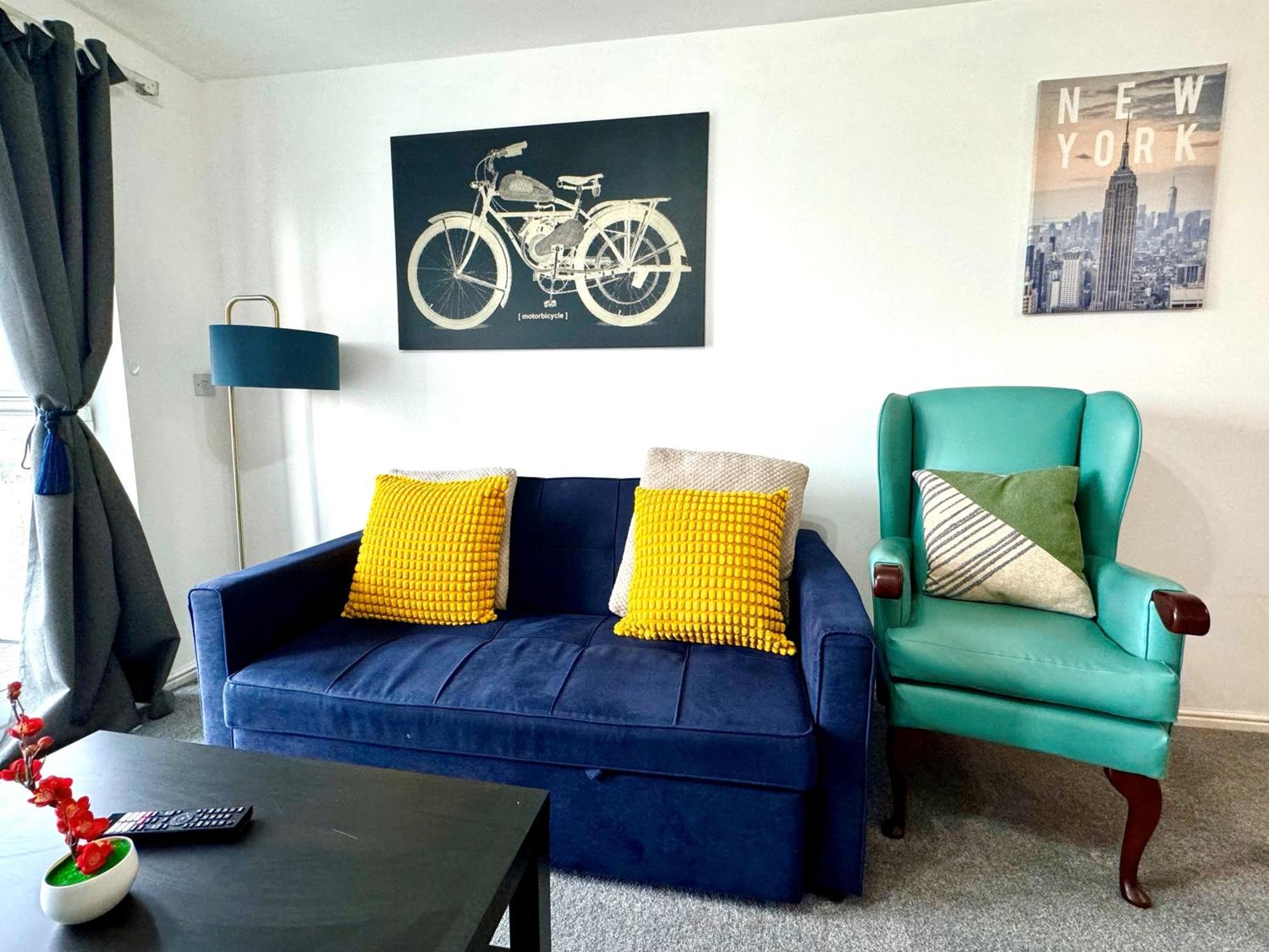 Bright & Spacious Flat - Perfect For Exploring London , & Windsor! *