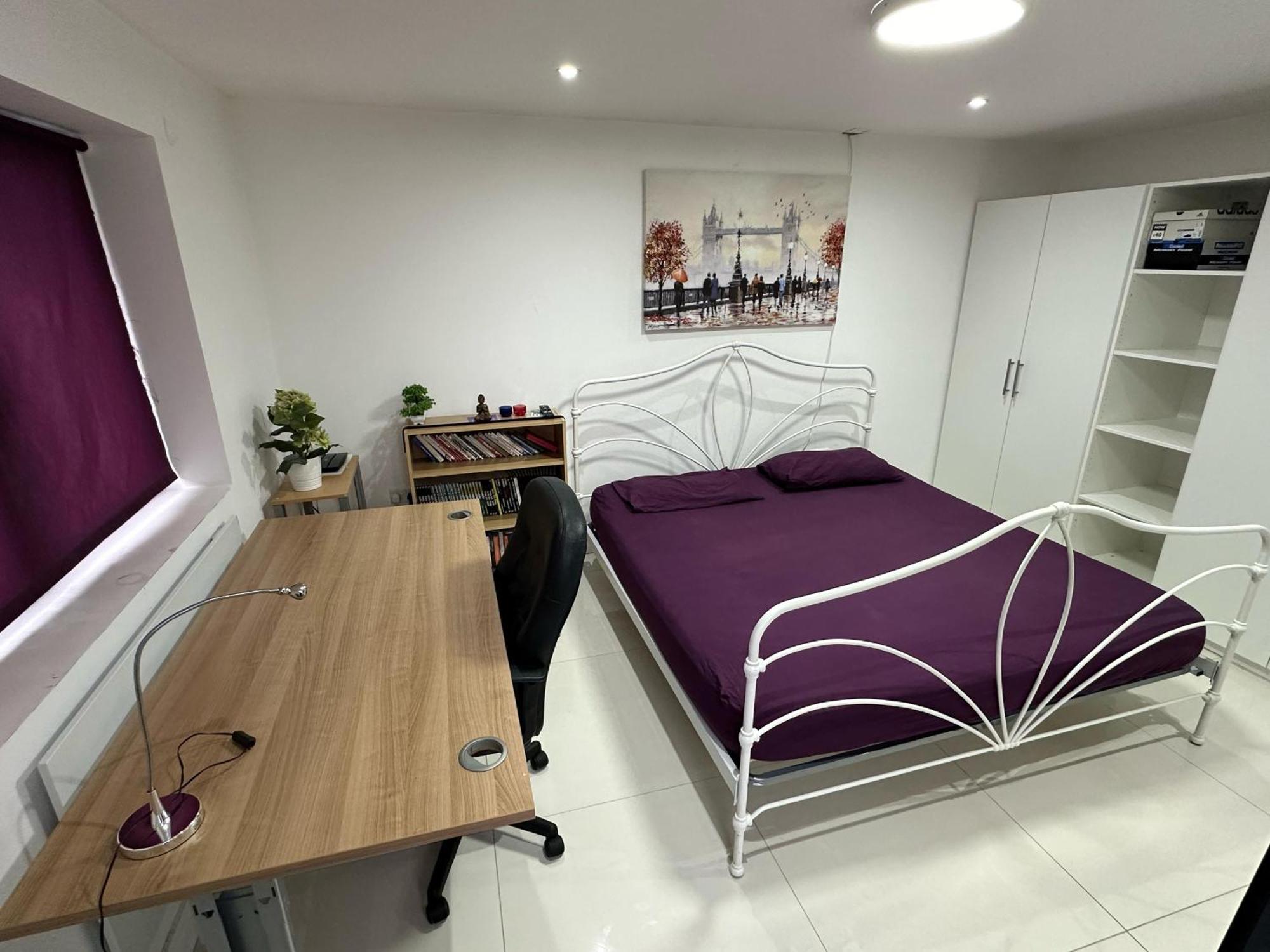 Separate One Bedroom Large In * Slough