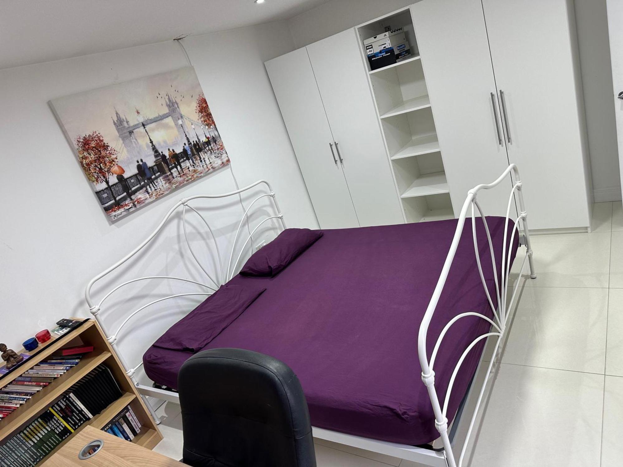 Separate One Bedroom Large In *