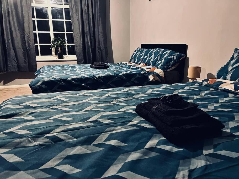 Apartment 3 Bed For 8 Slough