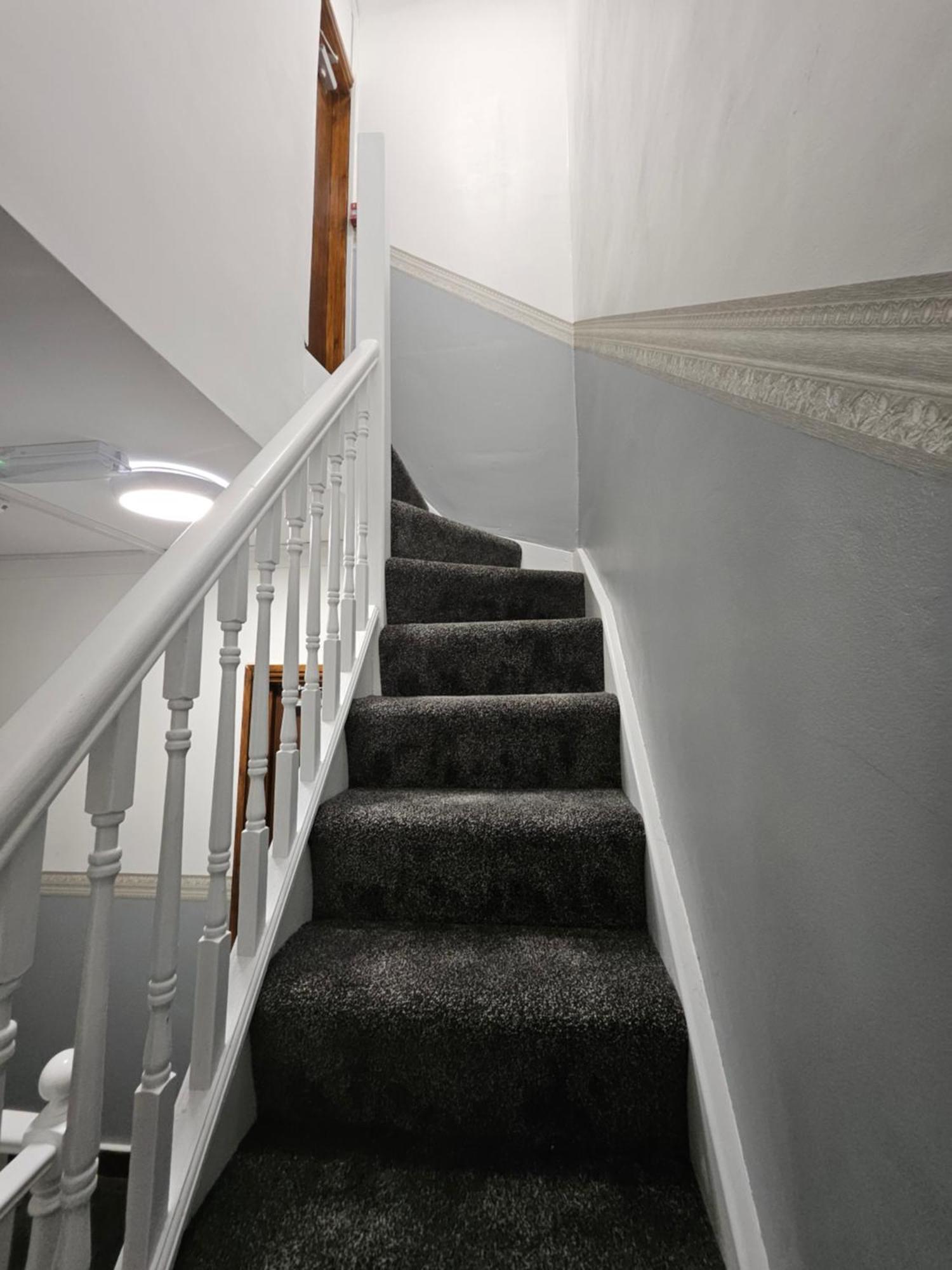 Casa de férias 6 Bedrooms Legoland Windsor Heathrow Sleep 10 *