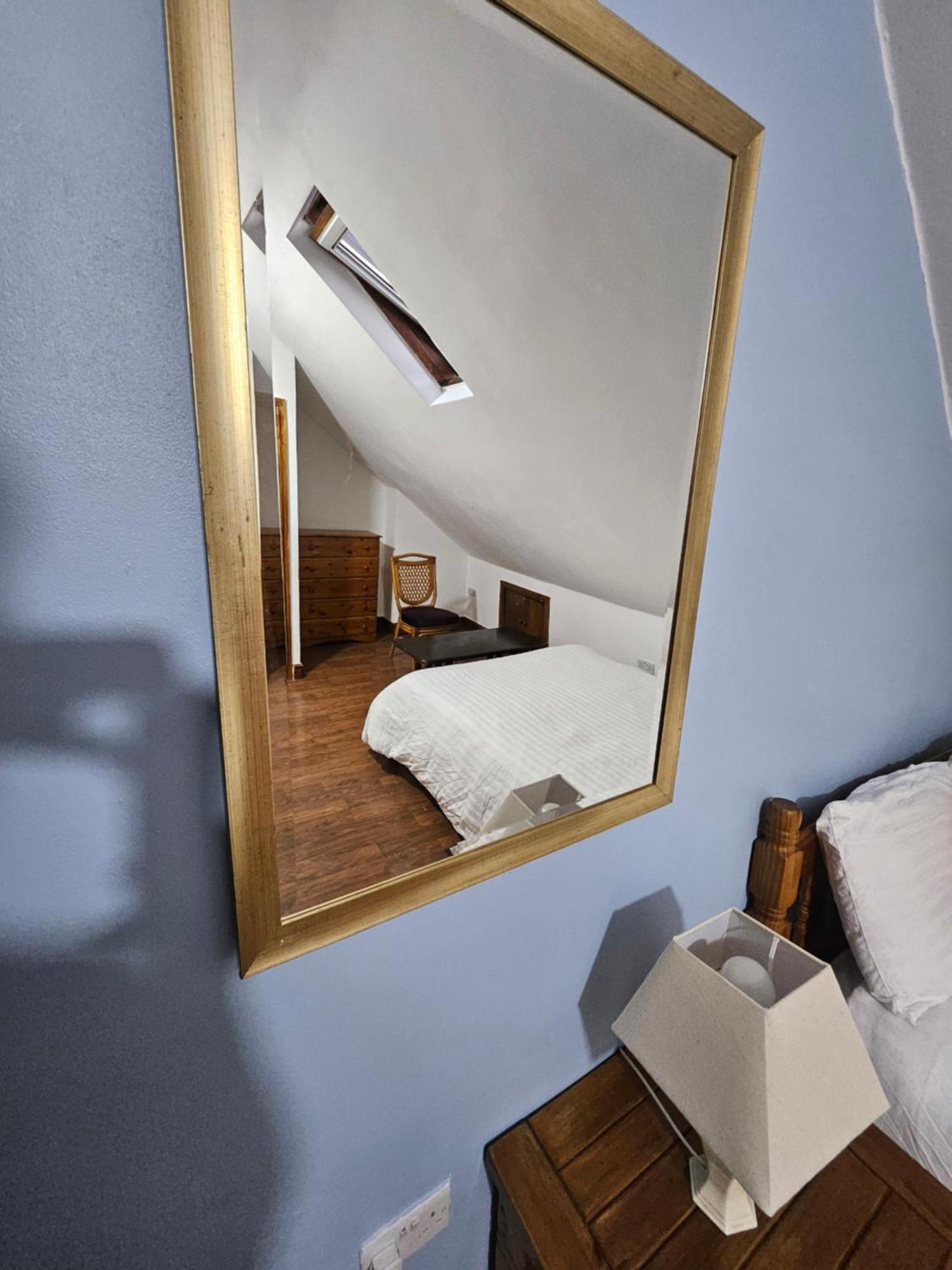 6 Bedrooms Legoland Windsor Heathrow Sleep 10 Casa de férias Slough