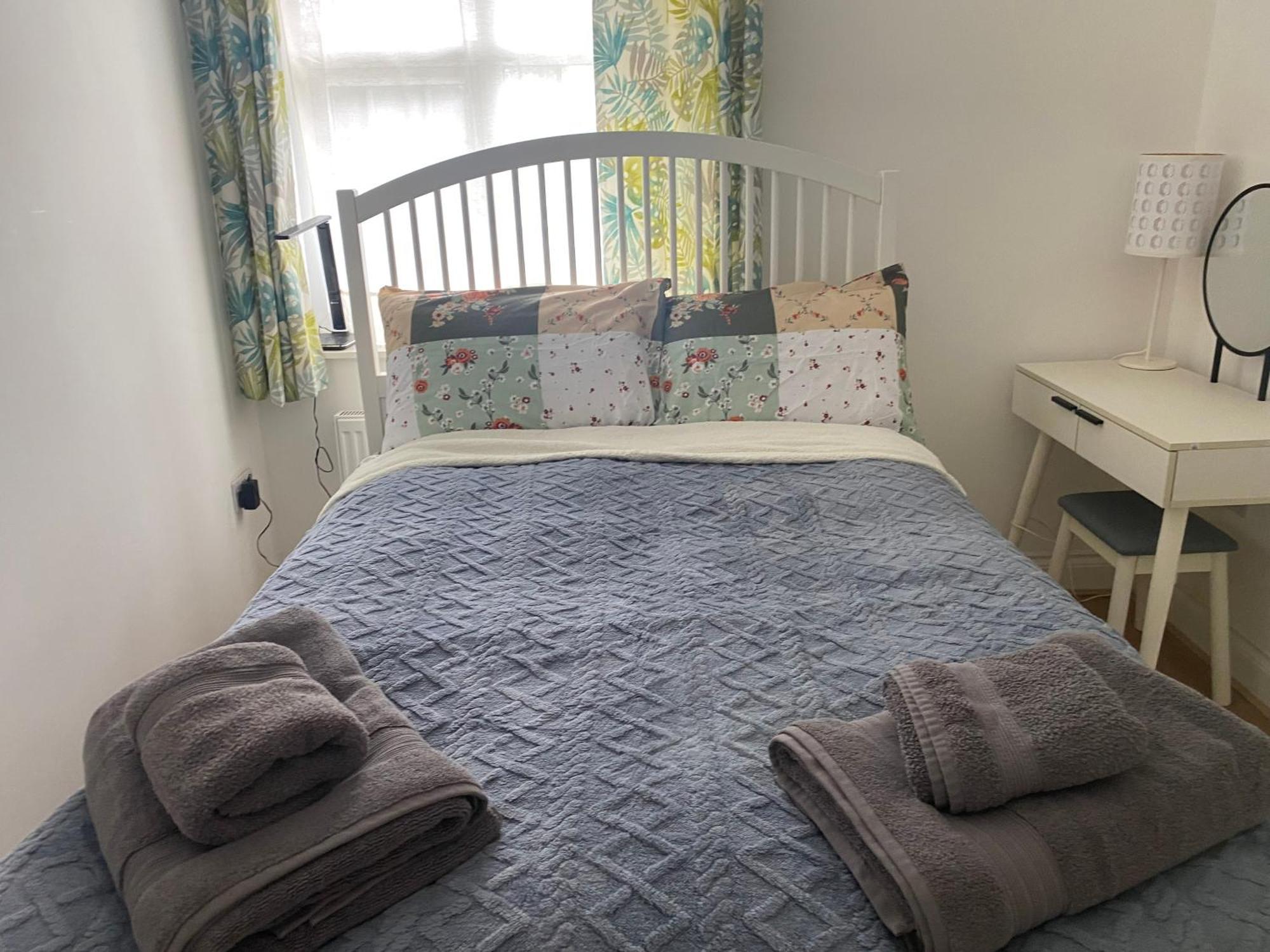 Apartment Slough - Sleeps 3 - Petfriendly - Riverside - Bay *