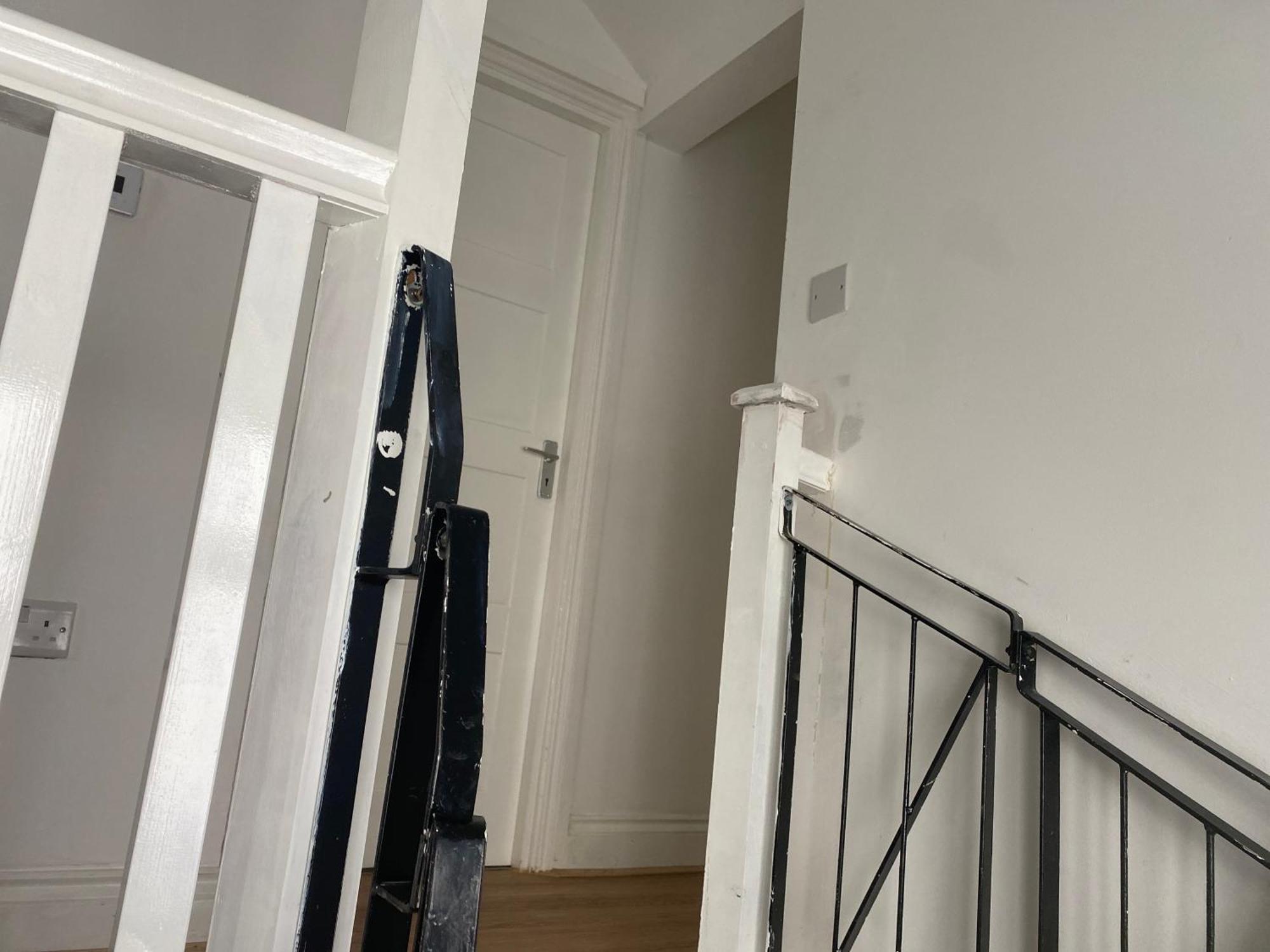 Slough - Sleeps 3 - Petfriendly - Riverside - Bay *