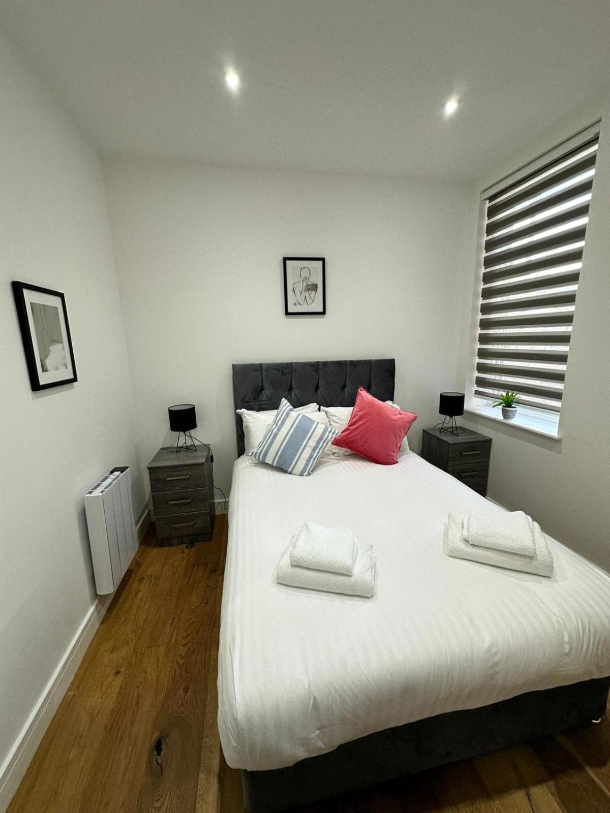 Apartment Charming Two Bedroom On Stoke Road