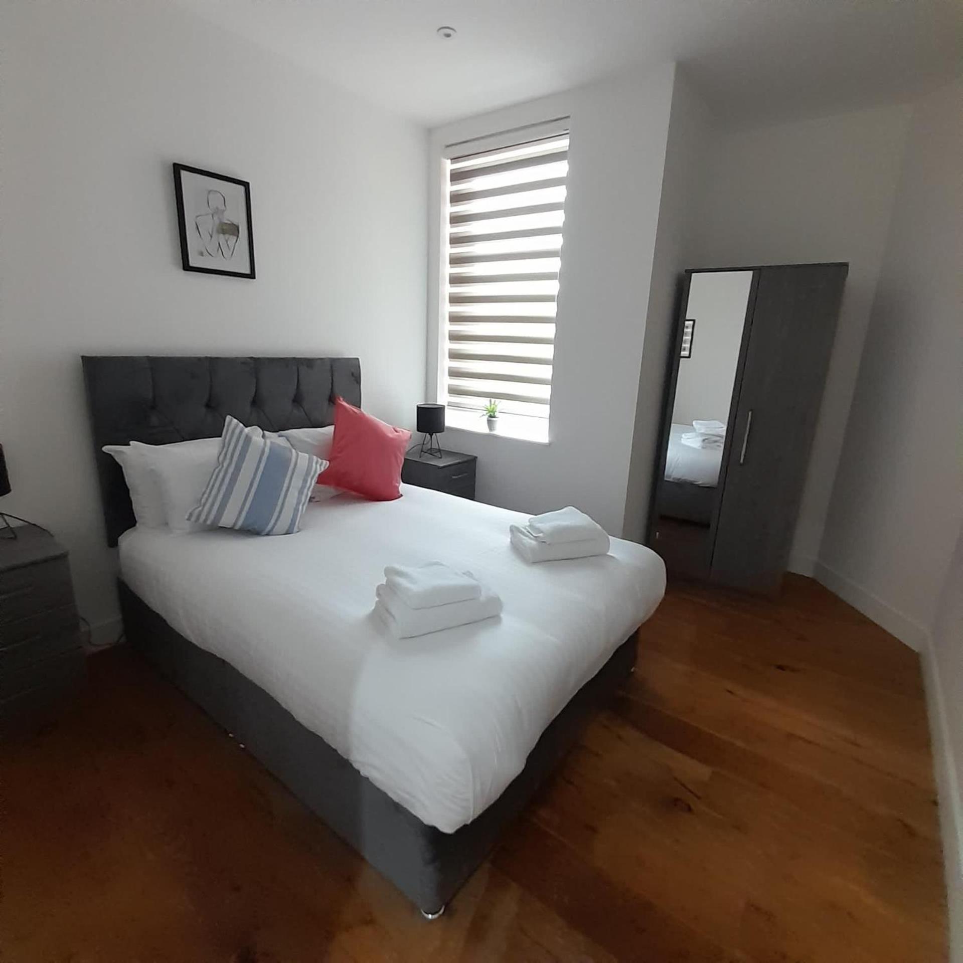 Charming Two Bedroom On Stoke Road *