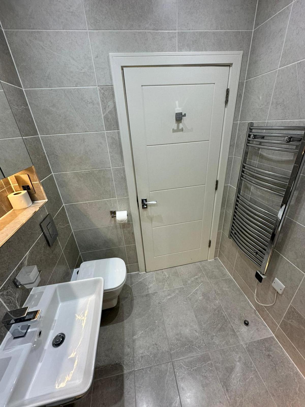 Charming Two Bedroom On Stoke Road Apartment Slough