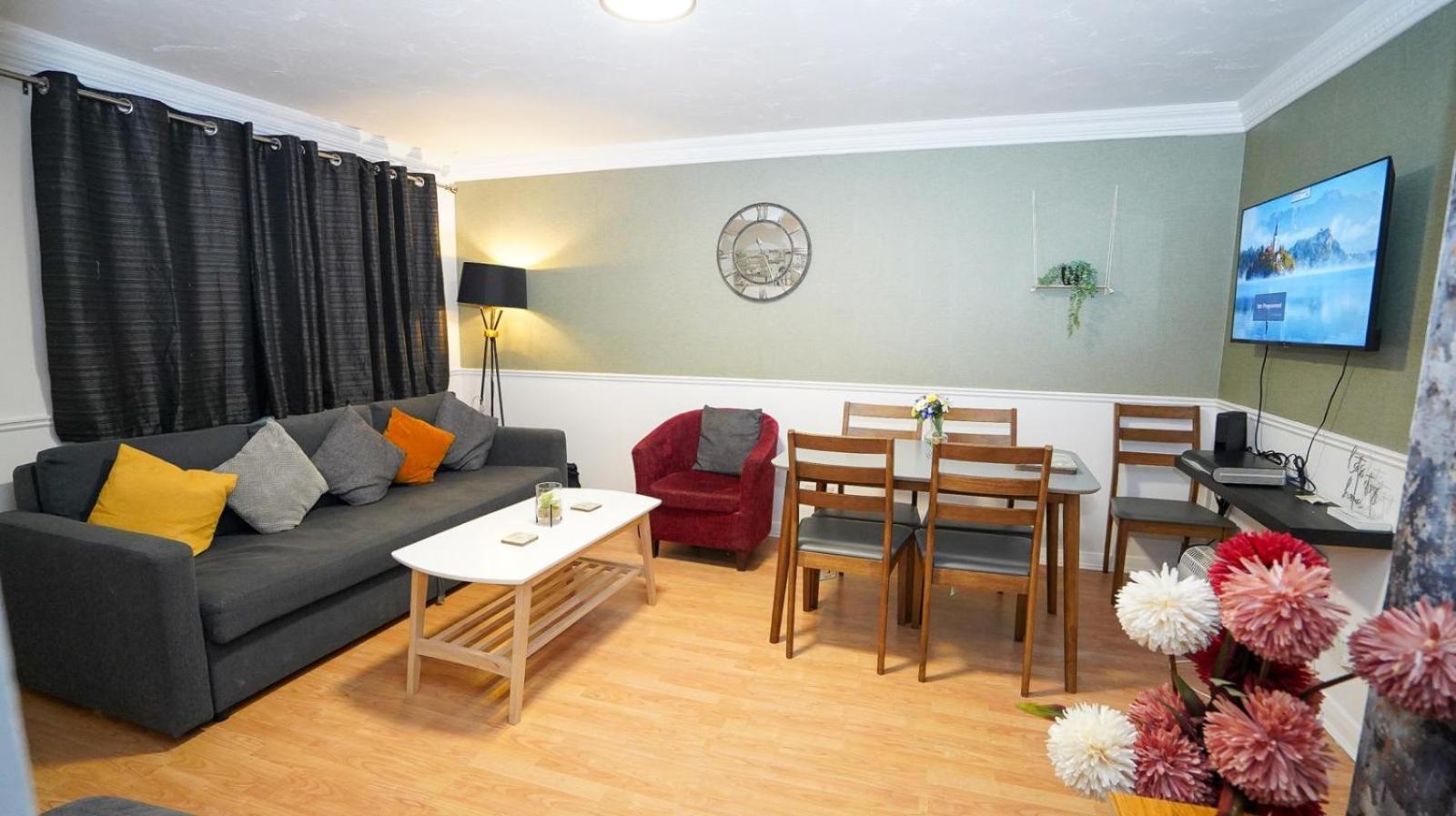 Ground Floor 2bedroom In By Easy 2 Manage * Slough