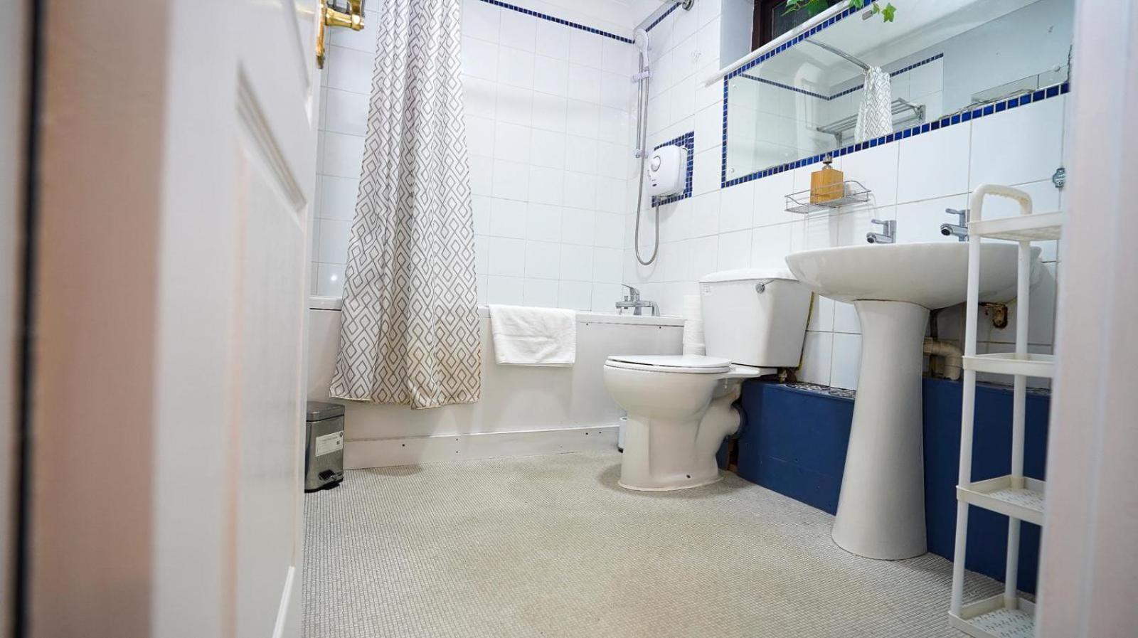 Ground Floor 2bedroom In By Easy 2 Manage Apartamento *