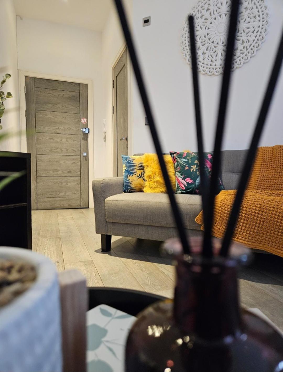 Apartment Urban Living I Free Parking Slough