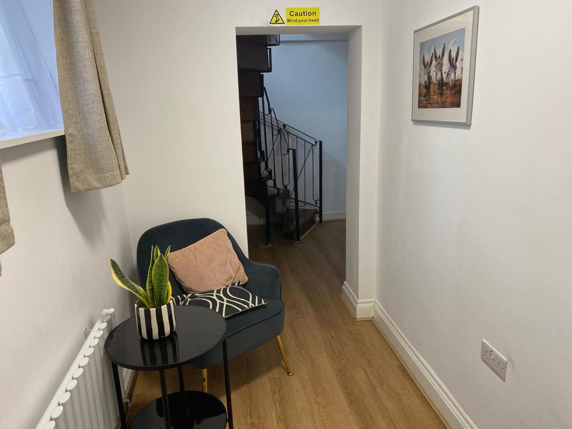 - Sleeps 3 - Petfriendly - Riverside - Bay