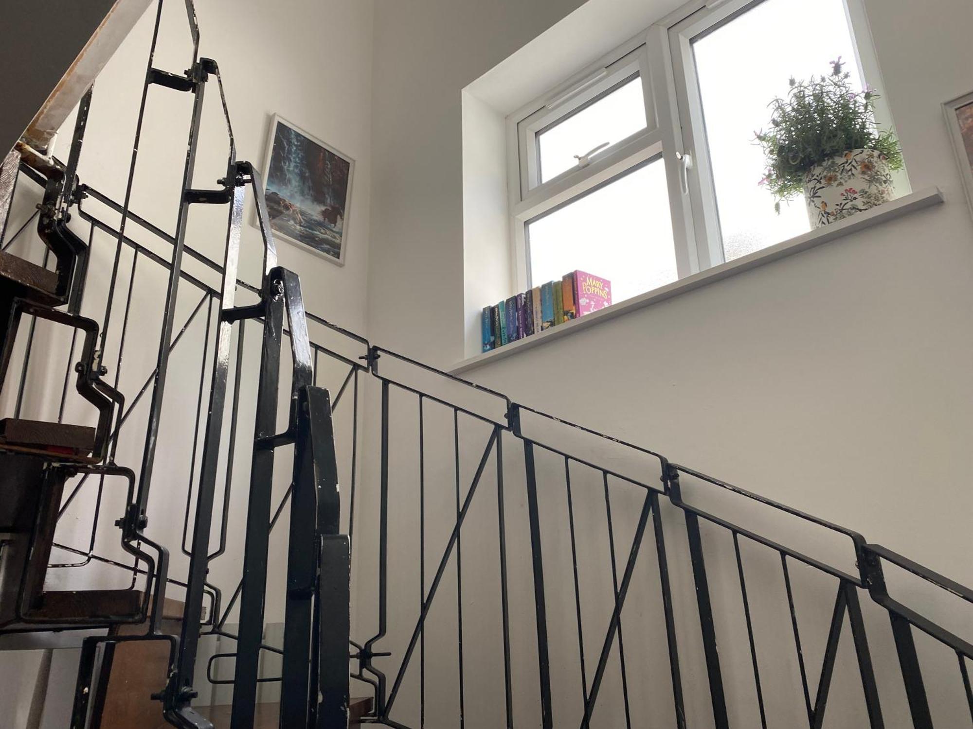 - Sleeps 3 - Petfriendly - Riverside - Bay