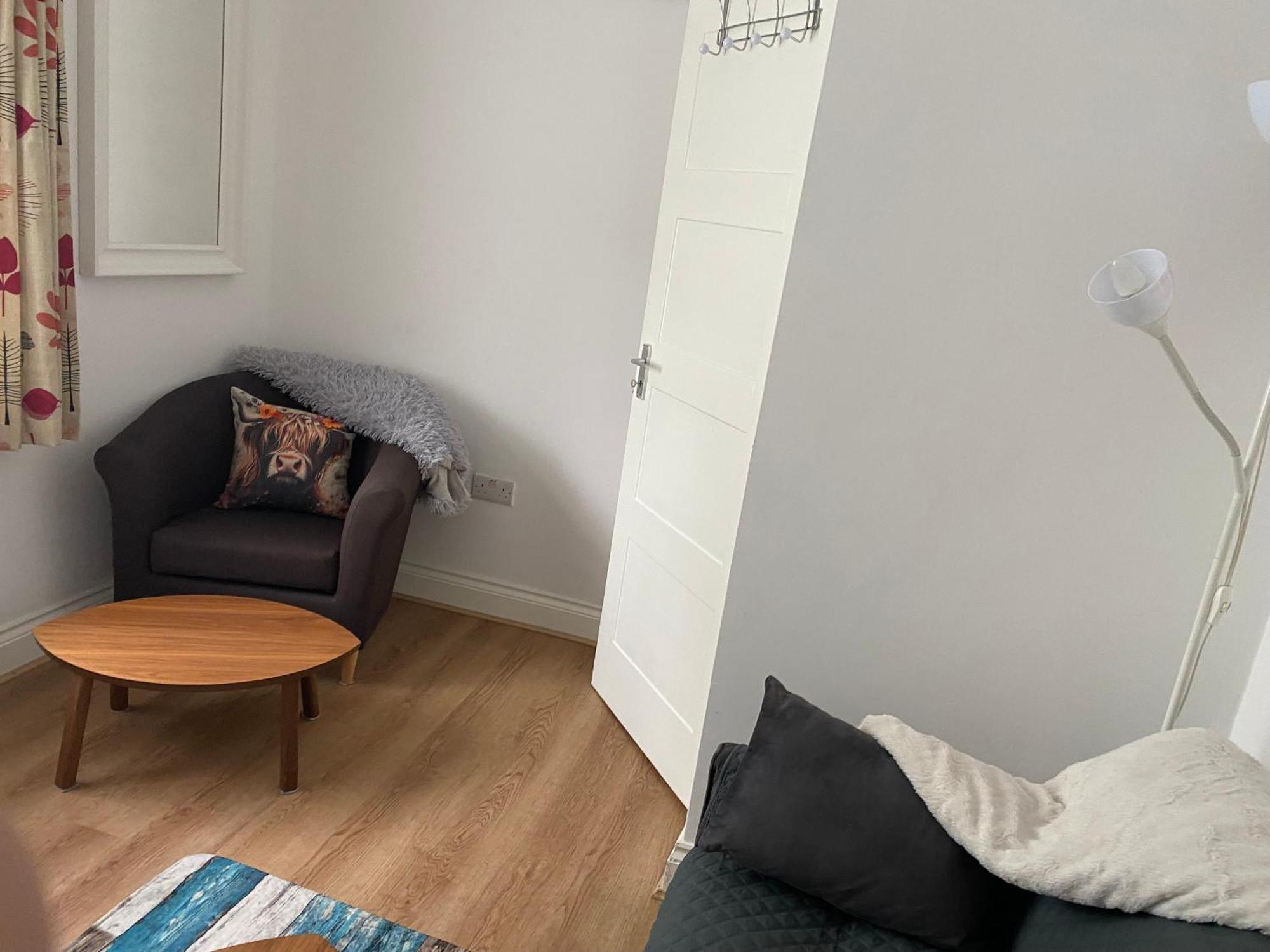 Apartment - Sleeps 3 - Petfriendly - Riverside - Bay *