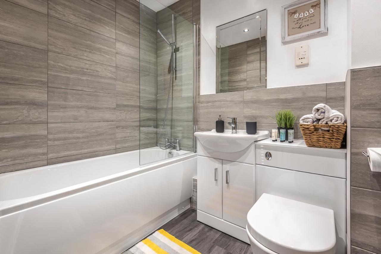 Pm & Charles Luxury Windsor -slough -london Heathrow
