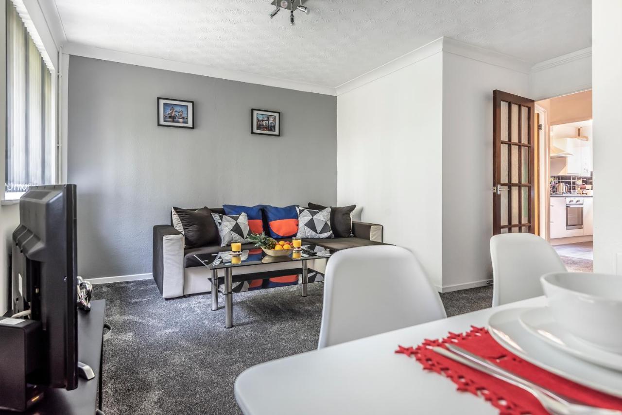 Pm & Charles Luxury Windsor -slough -london Heathrow Slough