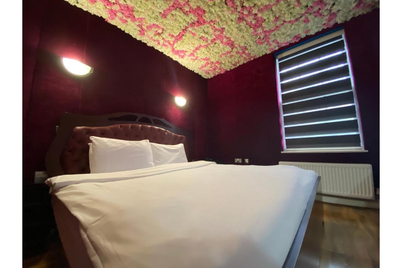 Baylis House 4*