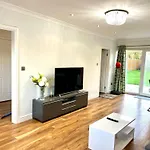 Greenfield\'S Halkingcroft Home - Modern 3-Bedroom House In Langley, Sl3 7Bb