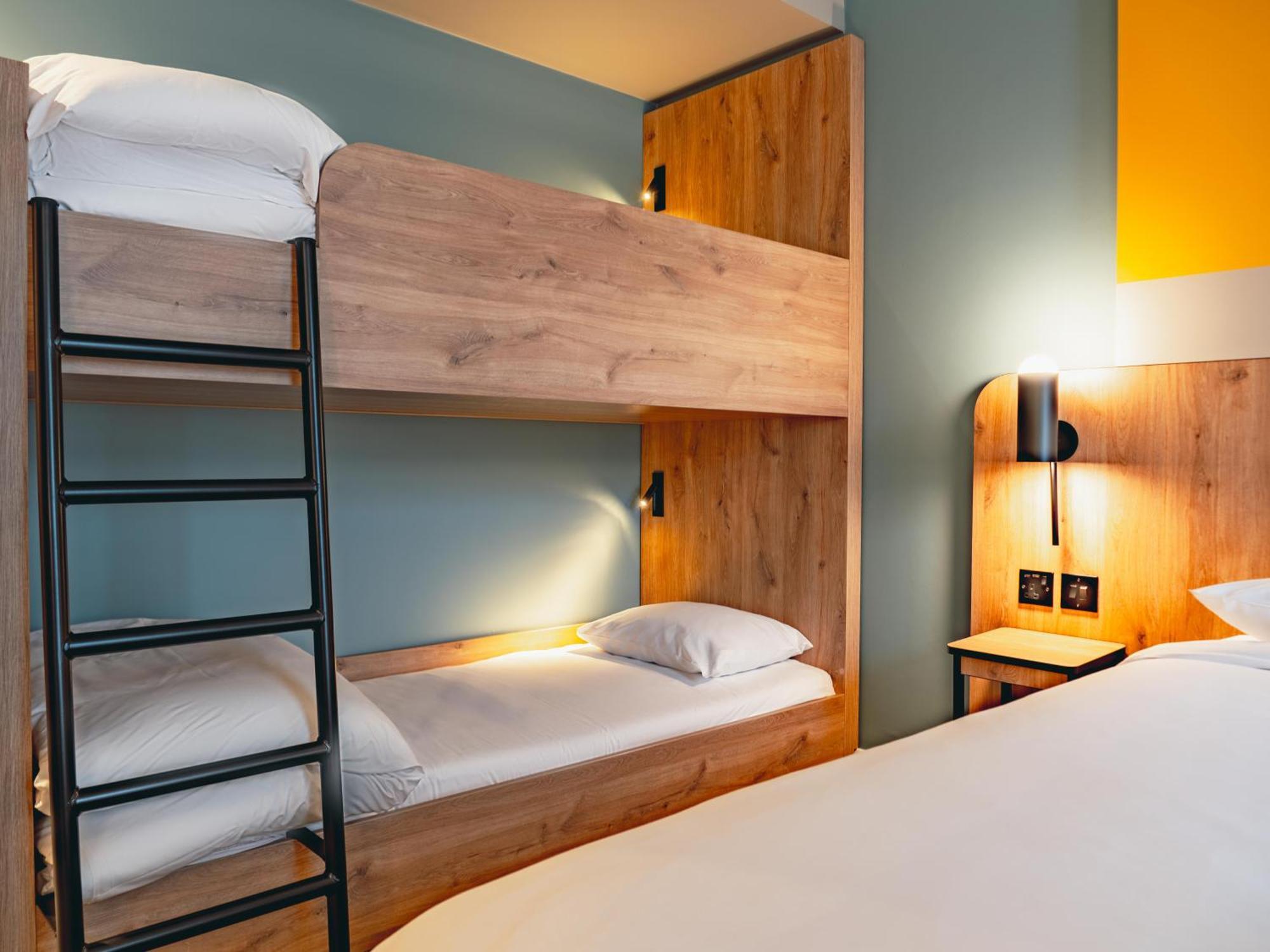 London Heathrow Hotel 4*