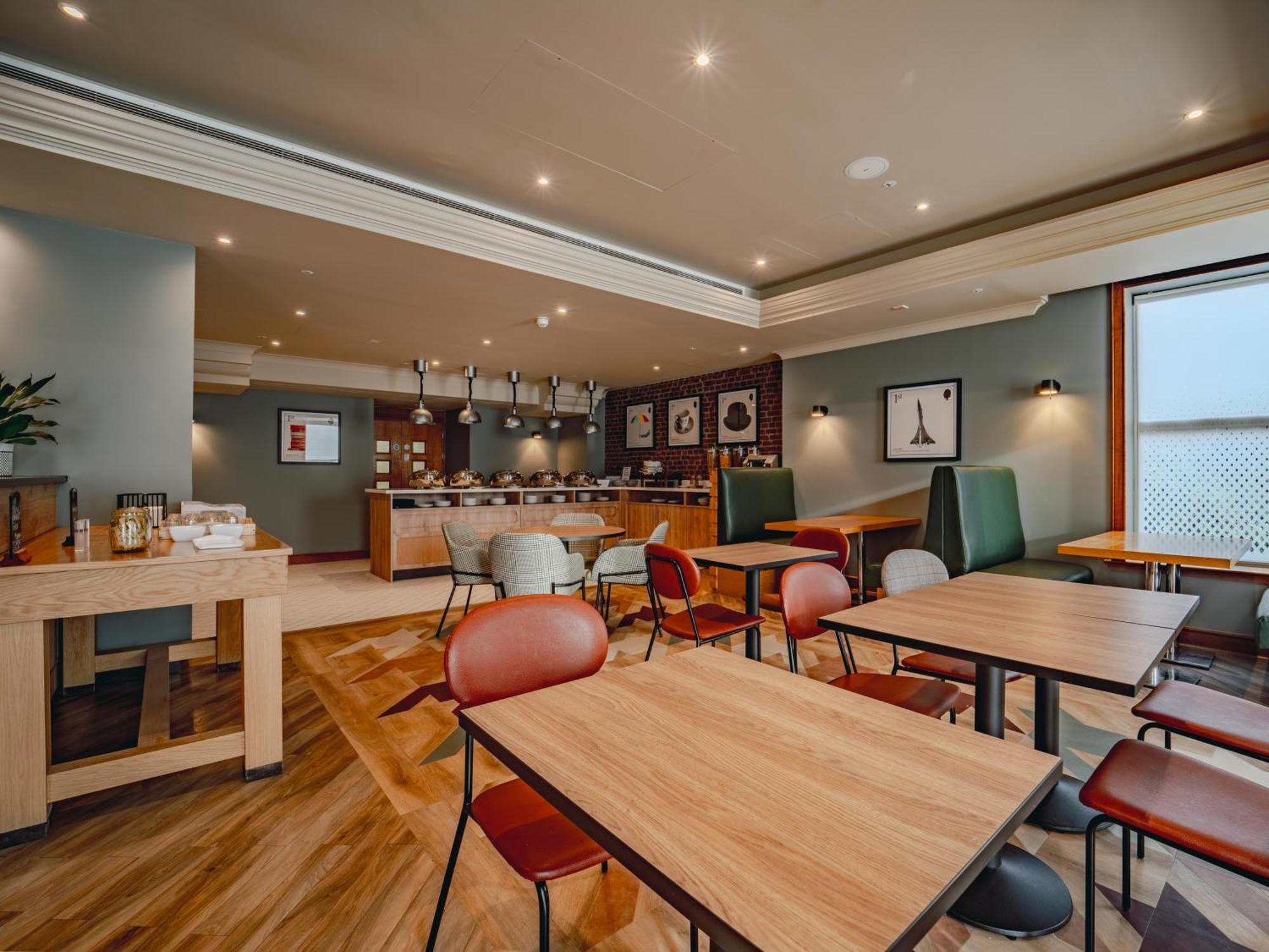 London Heathrow 4*